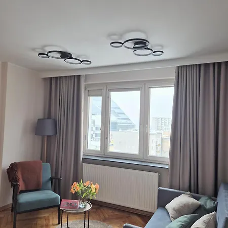 Smart 5 Min Walk To Station Zlote Tarasy * Varşova
