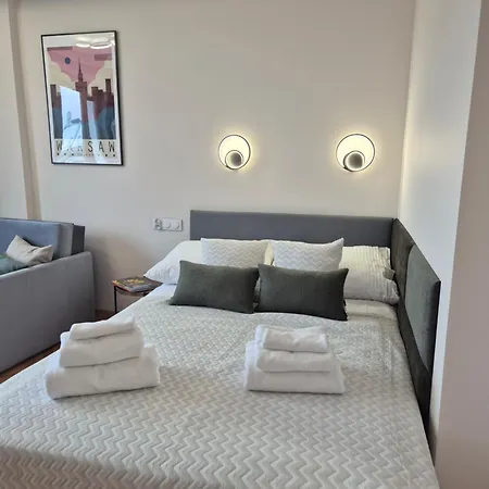 Smart 5 Min Walk To Station Zlote Tarasy * Varsovia