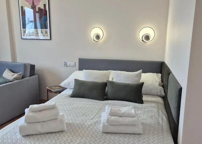 Smart 5 Min Walk To Station Zlote Tarasy * وارسو
